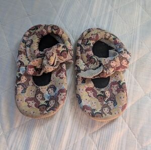 Freshly Picked Disney Princess Colorful Character Print Baby Shoes Size 6
